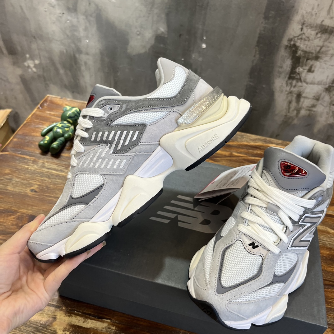 New Balance 9060