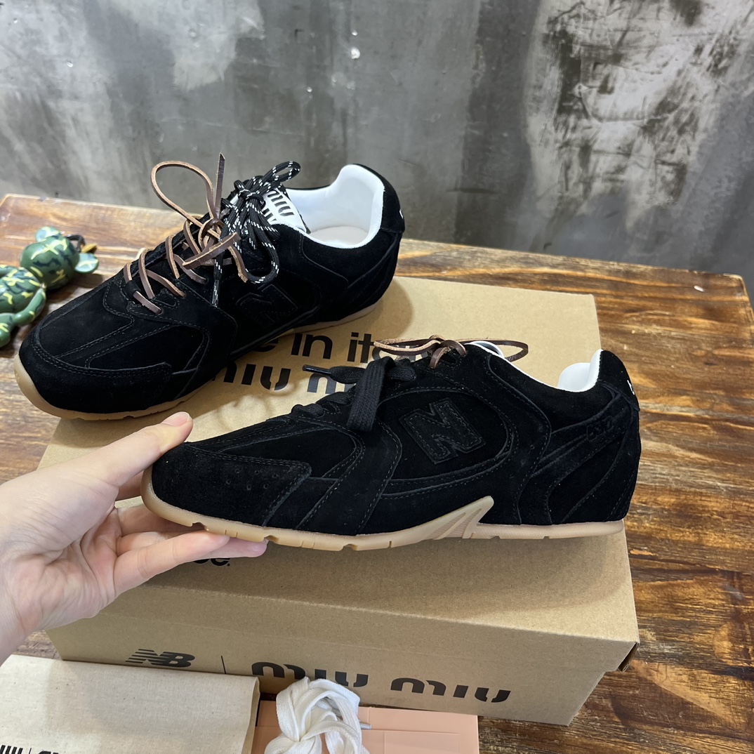 New Balance & Miumiu