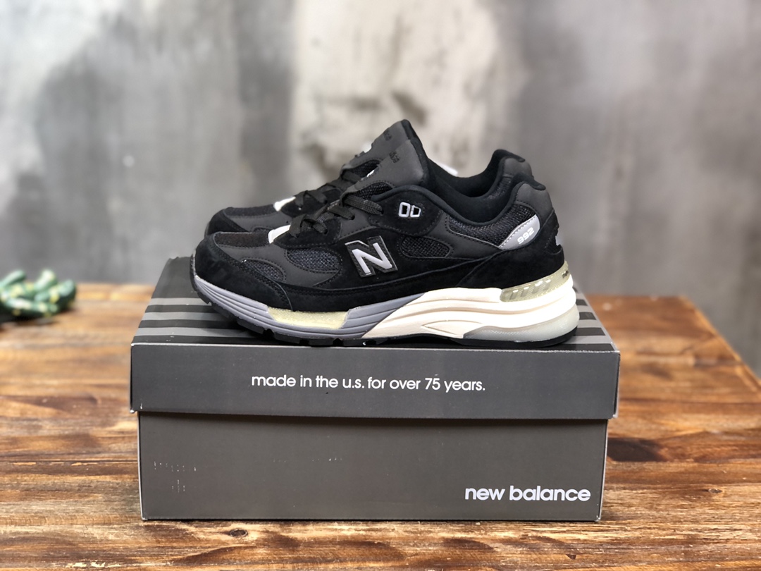 New Balance 992