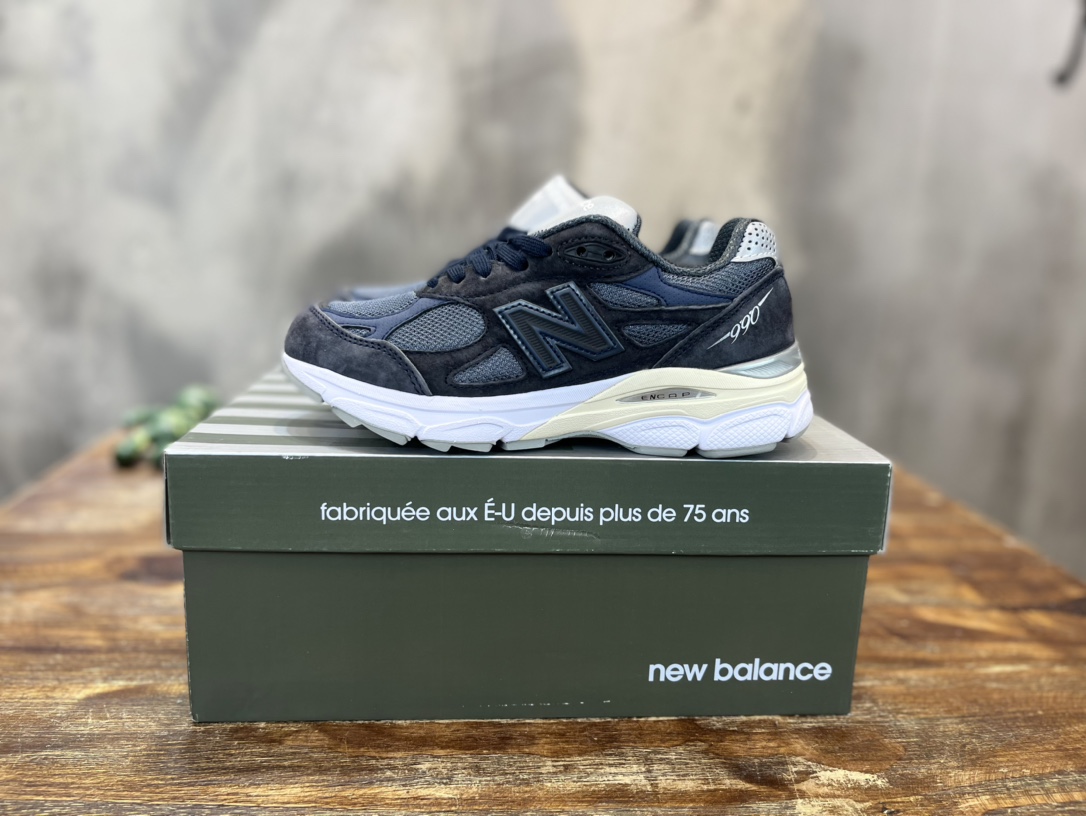 New Balance 990