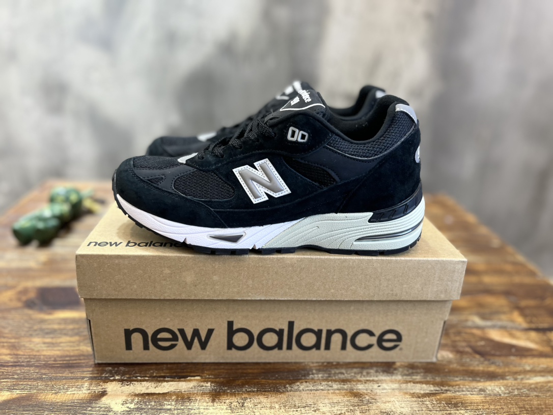 New Balance 991