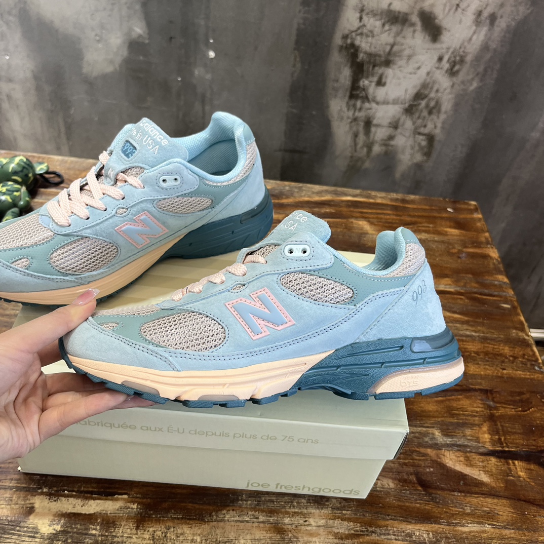 New Balance 993