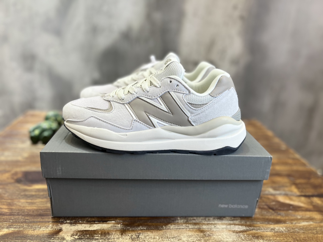 New Balance 5740