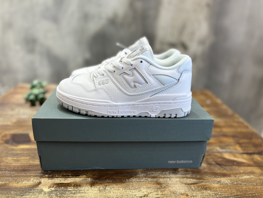 New Balance 550