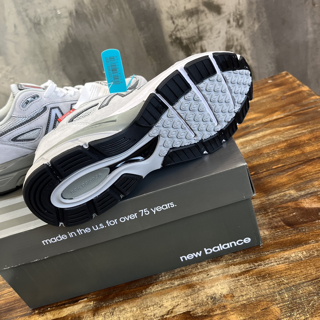 New Balance 990