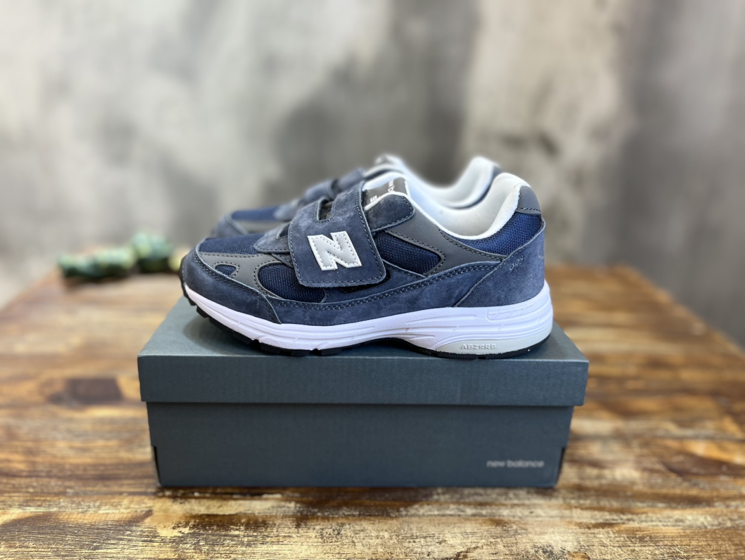New Balance 993