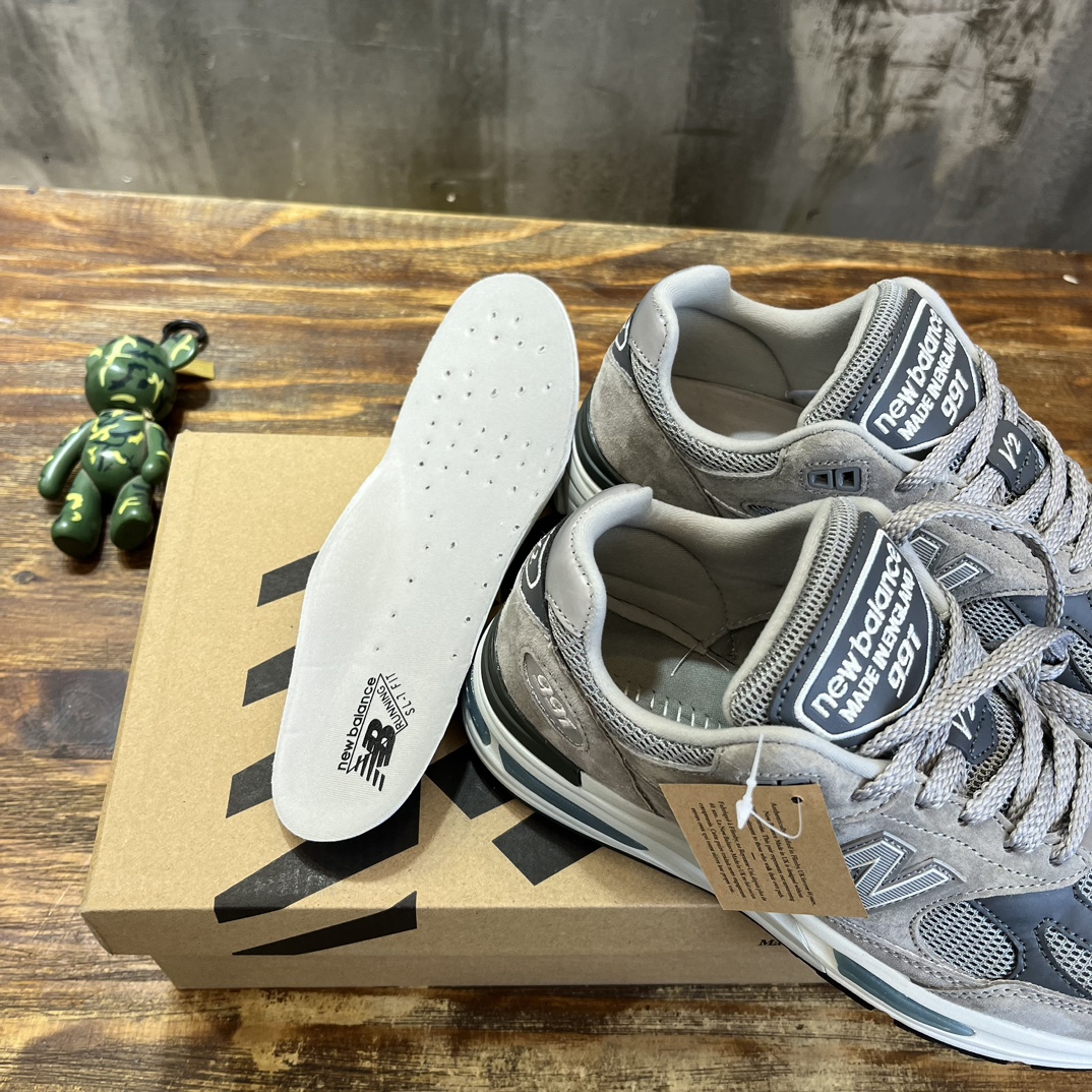 New Balance 991