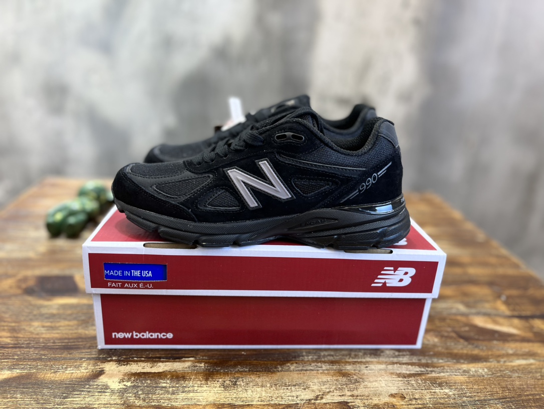 New Balance 990
