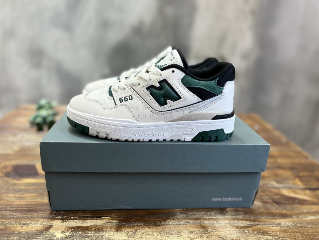 New Balance 550