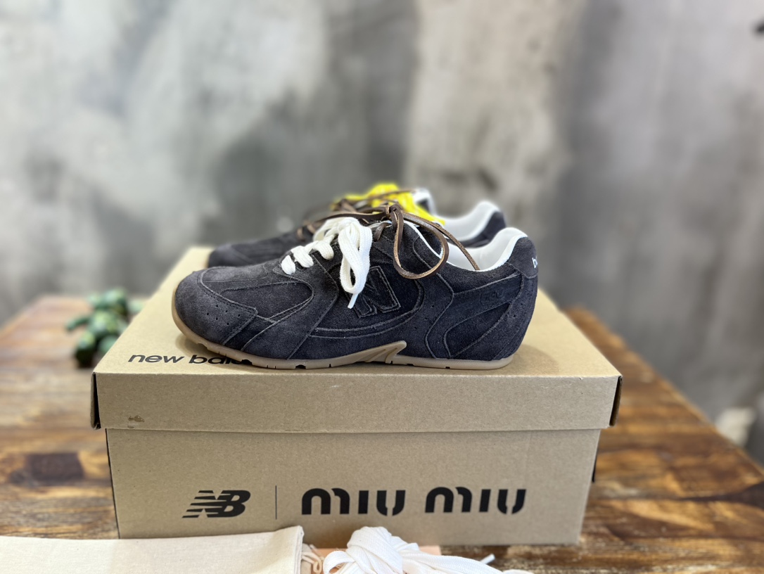 New Balance & Miumiu