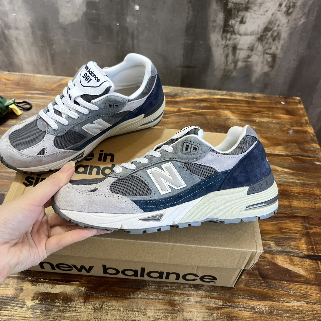New Balance 991