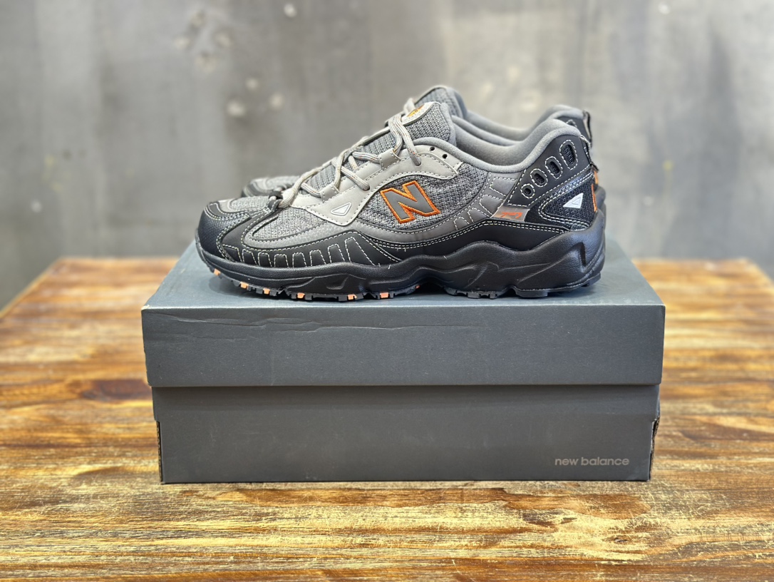 New Balance 703