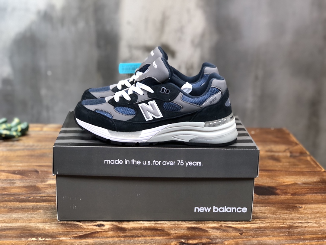 New Balance 992