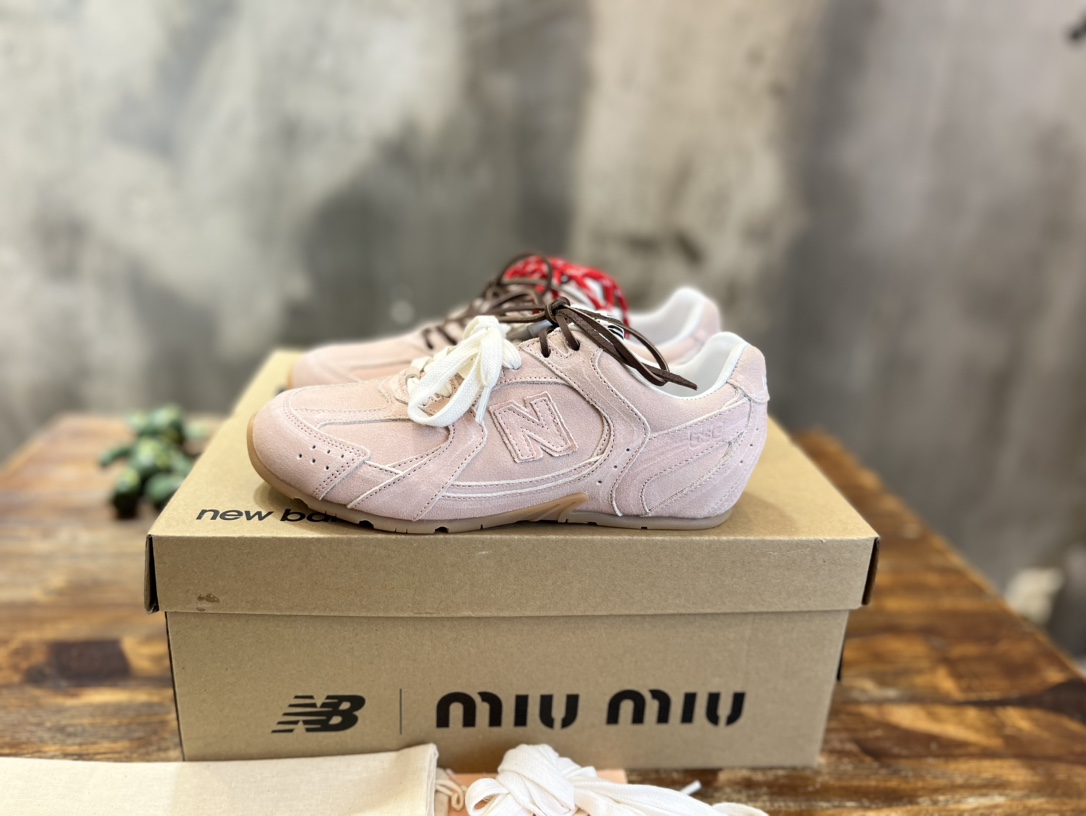 New Balance & Miumiu