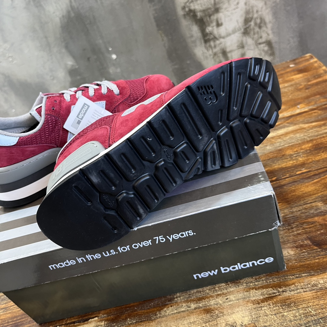 New Balance 990