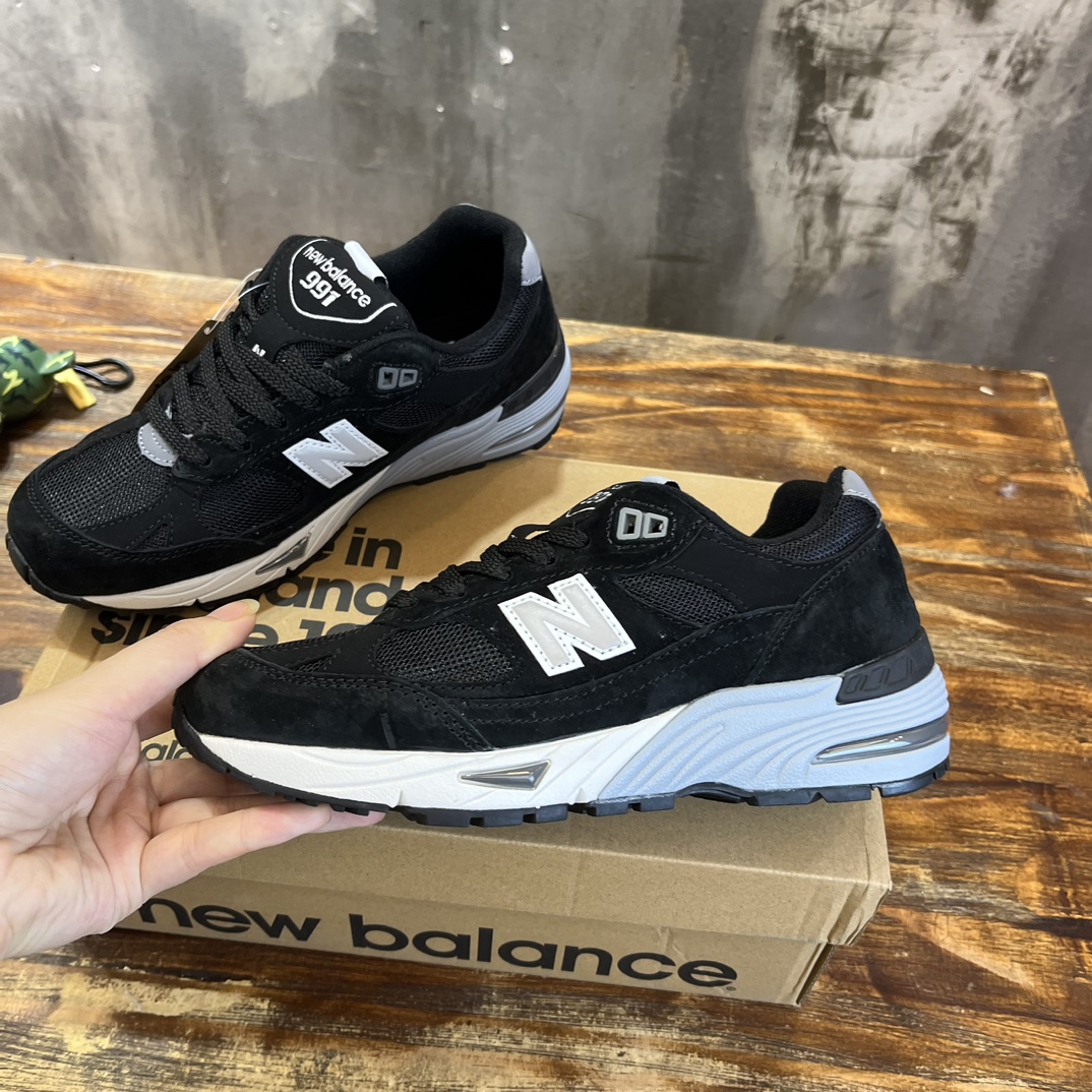 New Balance 991