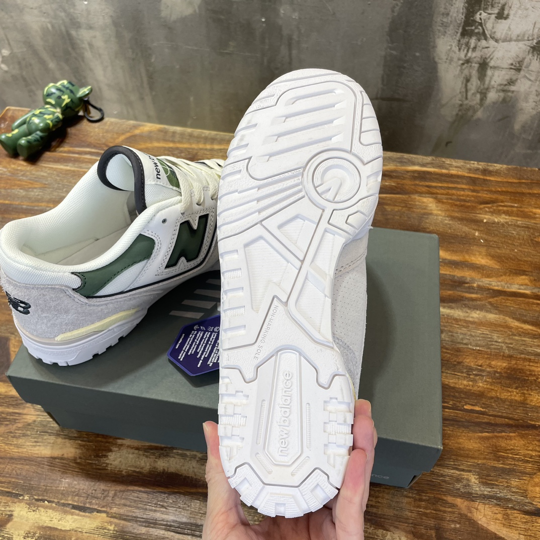 New Balance 550