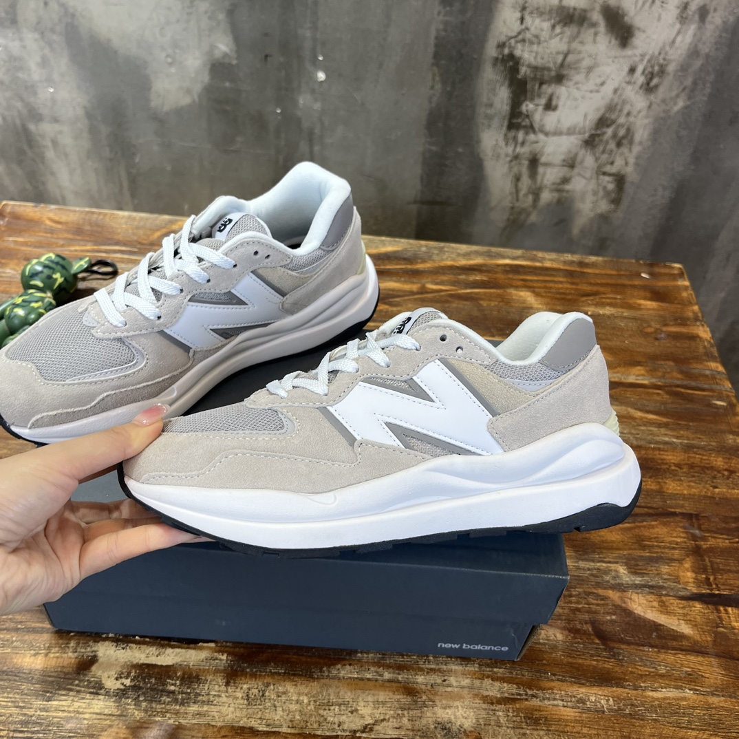 New Balance 5740