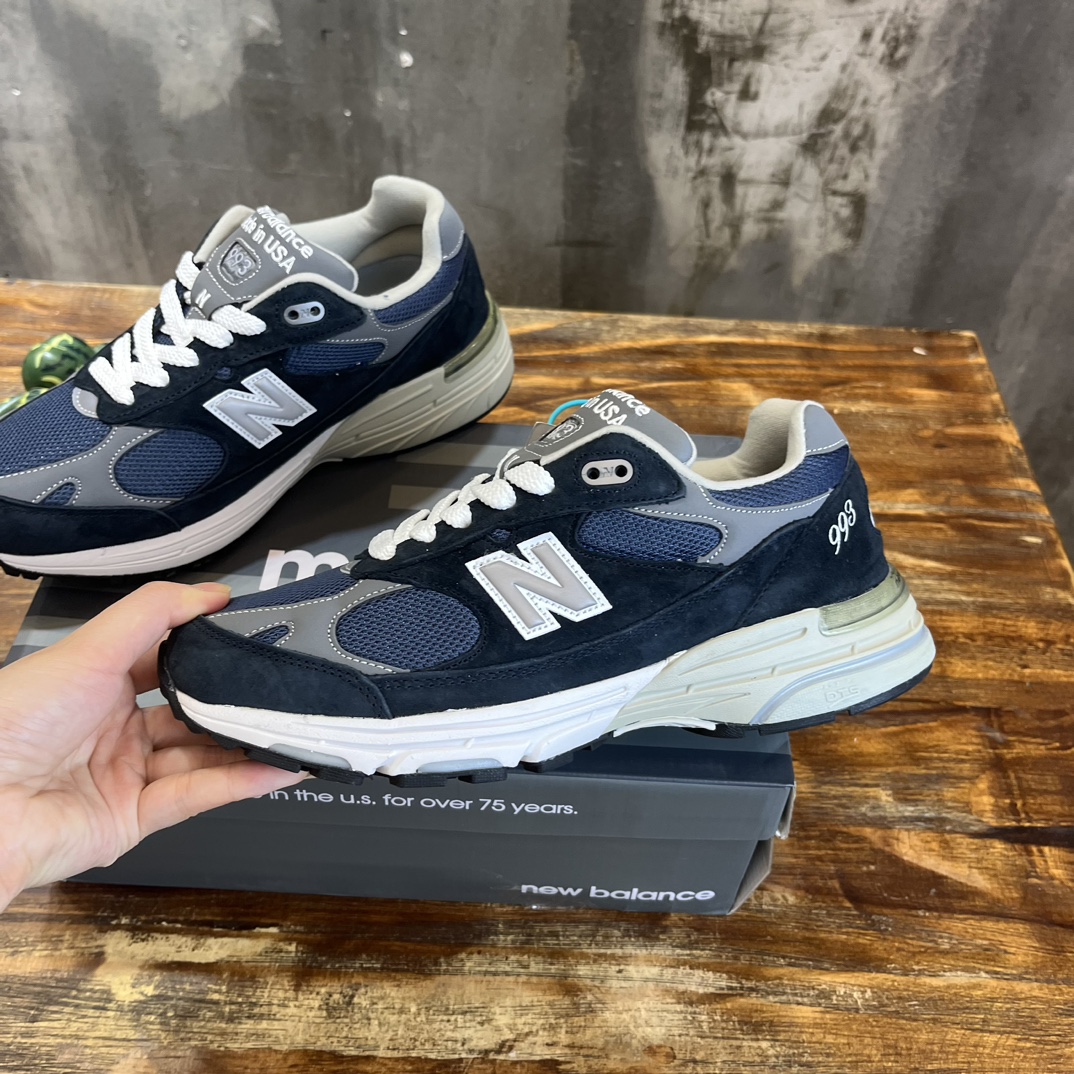 New Balance 993