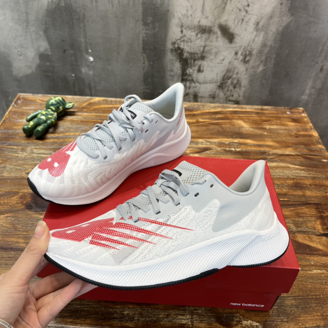 New Balance FueCell prism