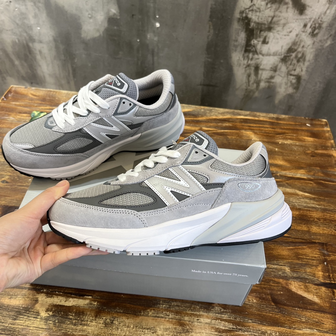 New Balance 990