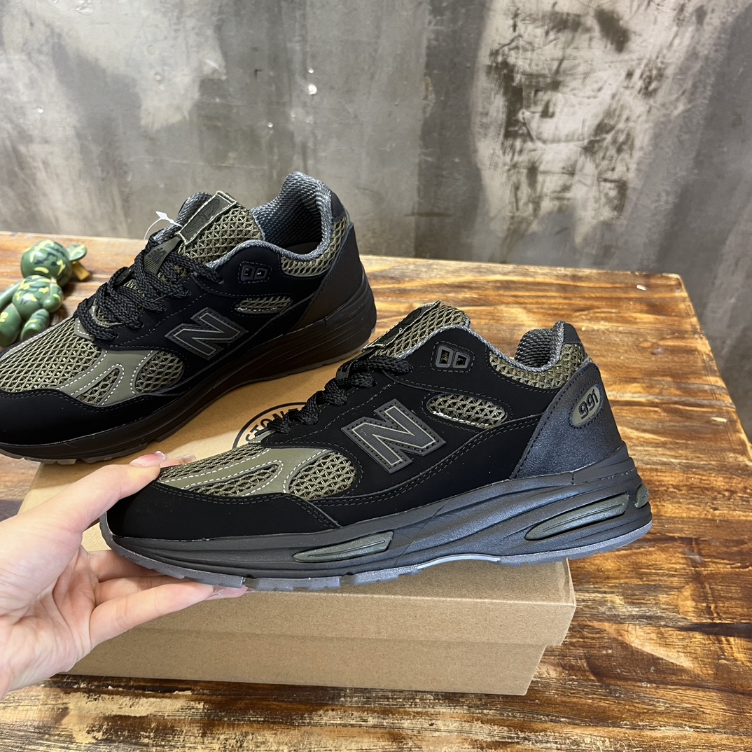 New Balance 991