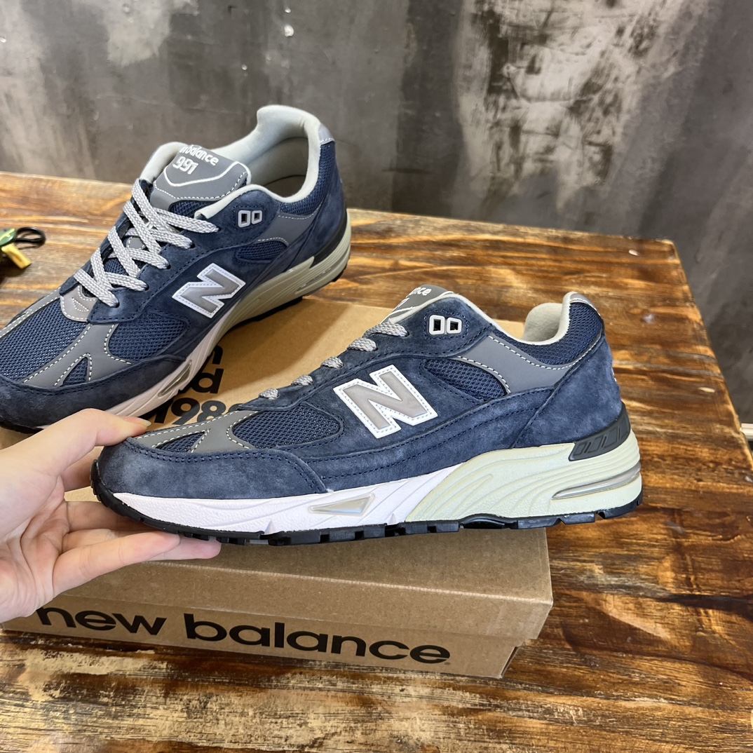 New Balance 991