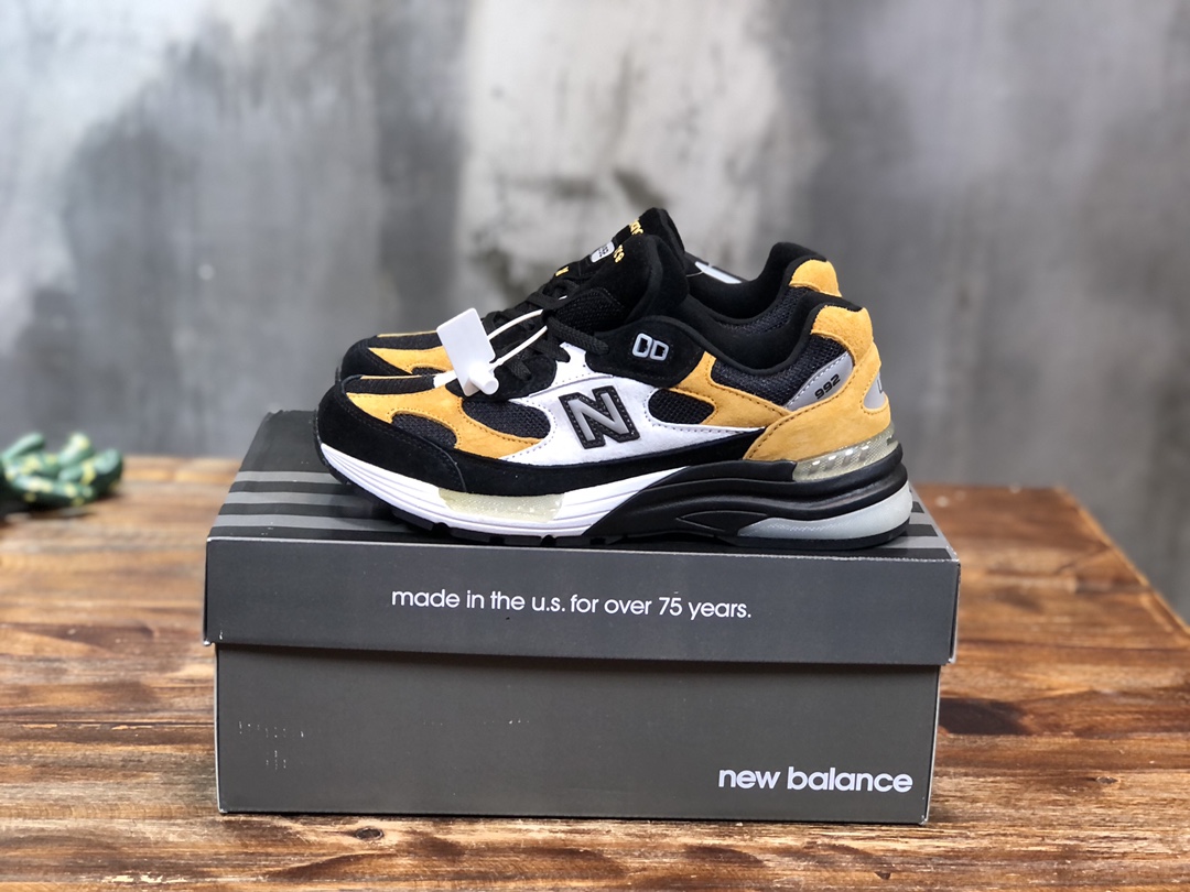 New Balance 992