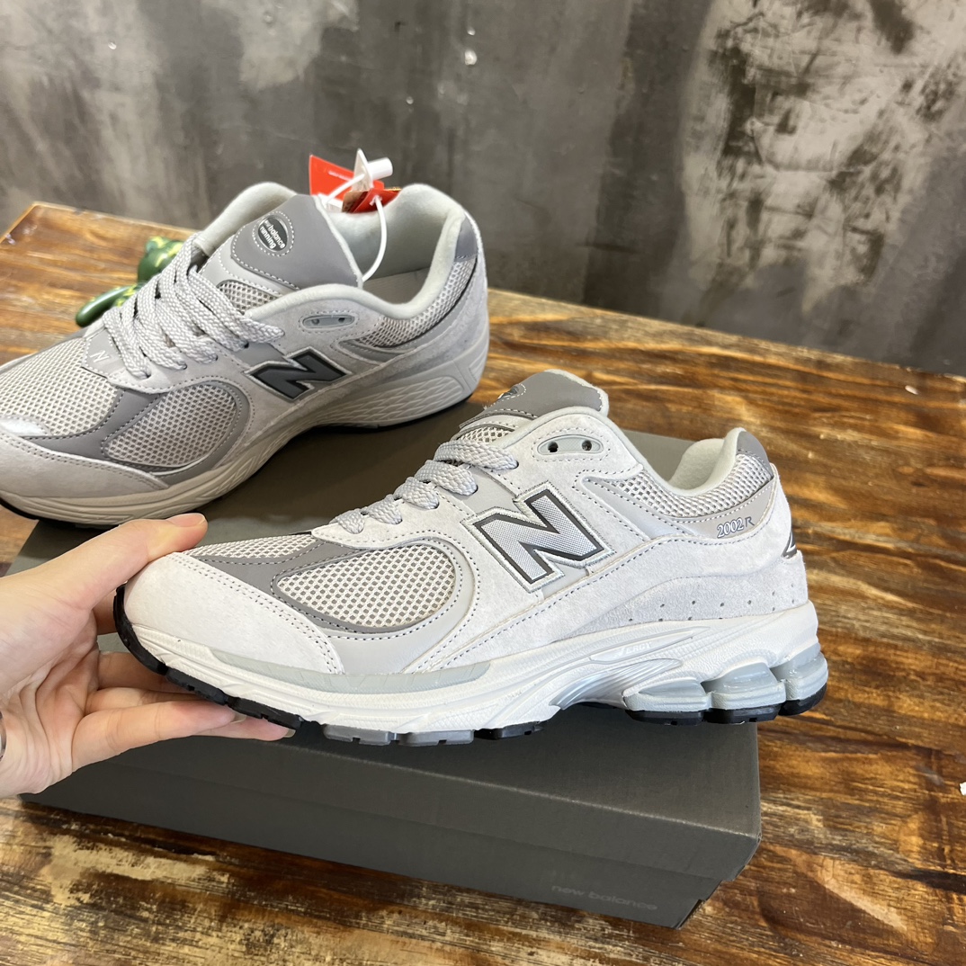 New Balance 2002R