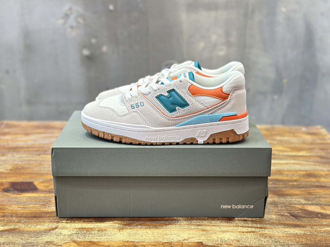 New Balance 550