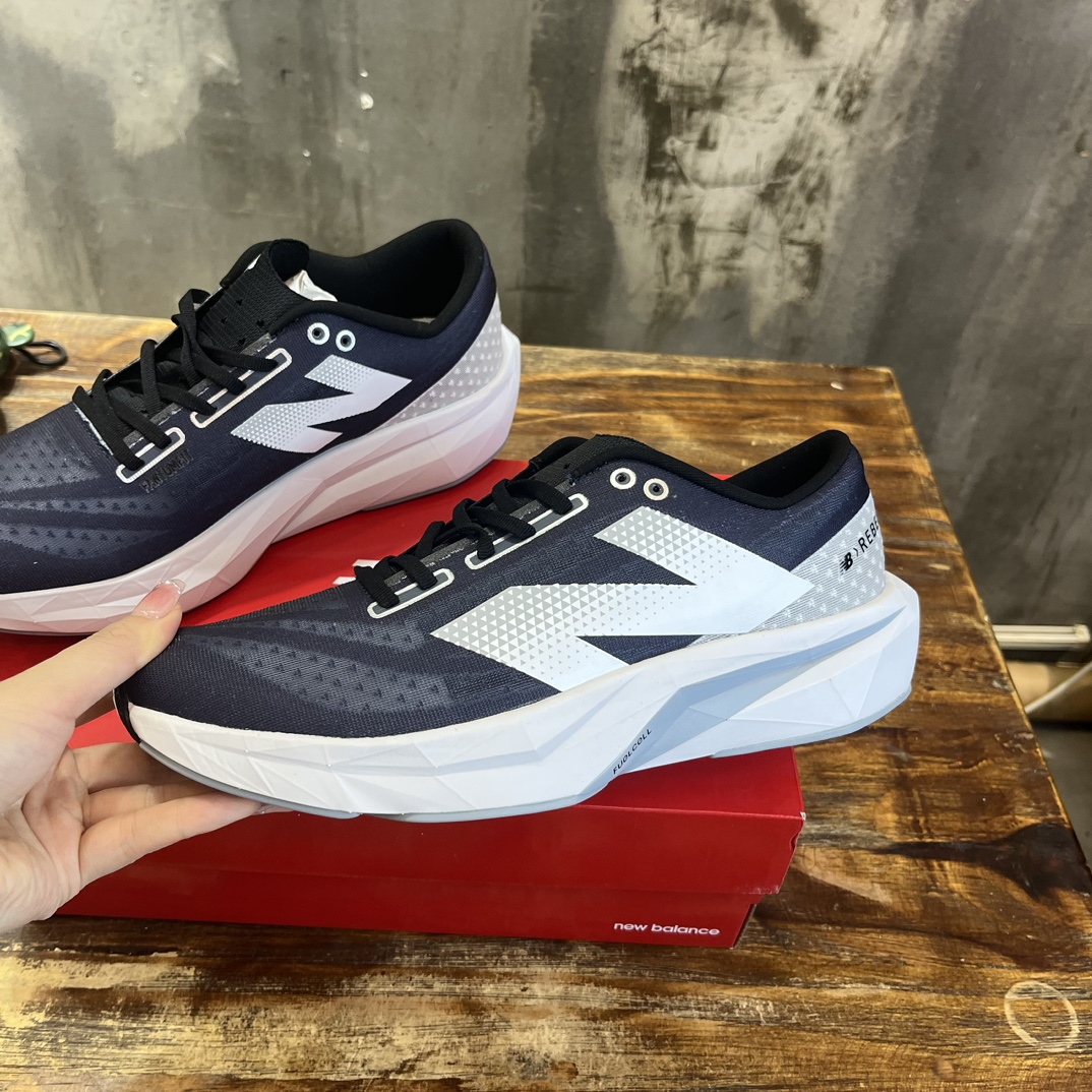 New Balance FuelCell miob&cyio