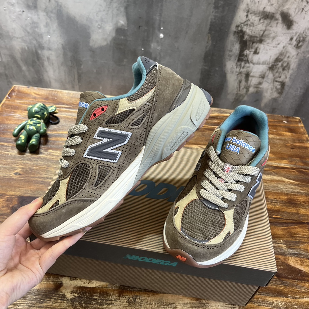 New Balance 990