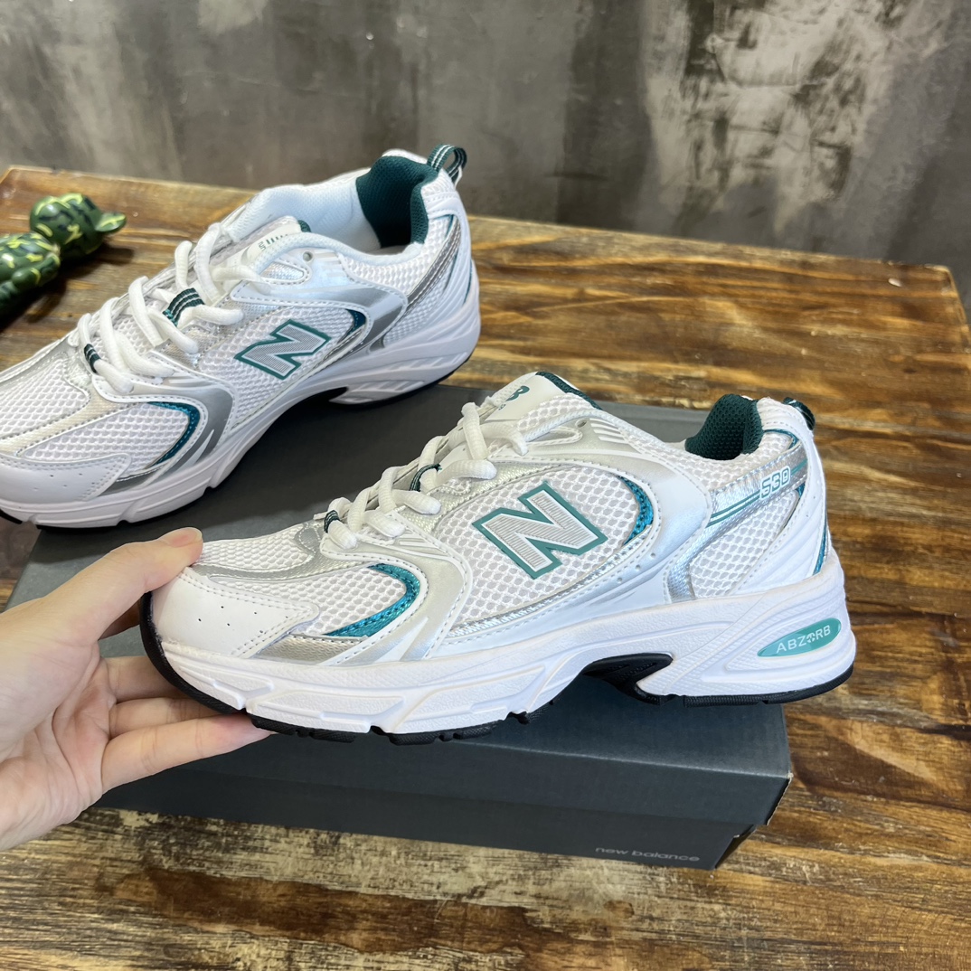New Balance 530