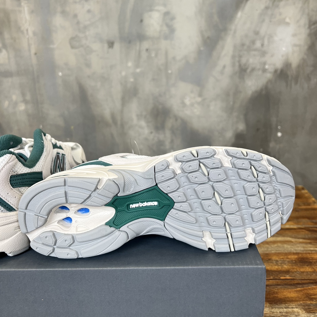 New Balance 530