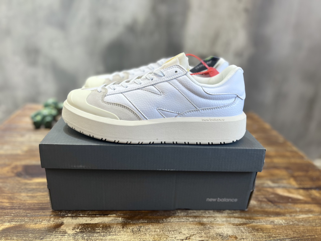 New Balance 302