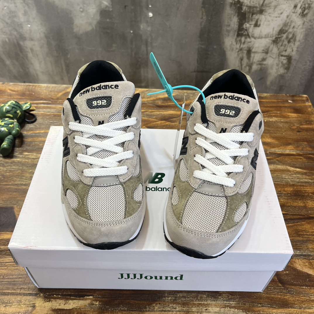 New Balance 992