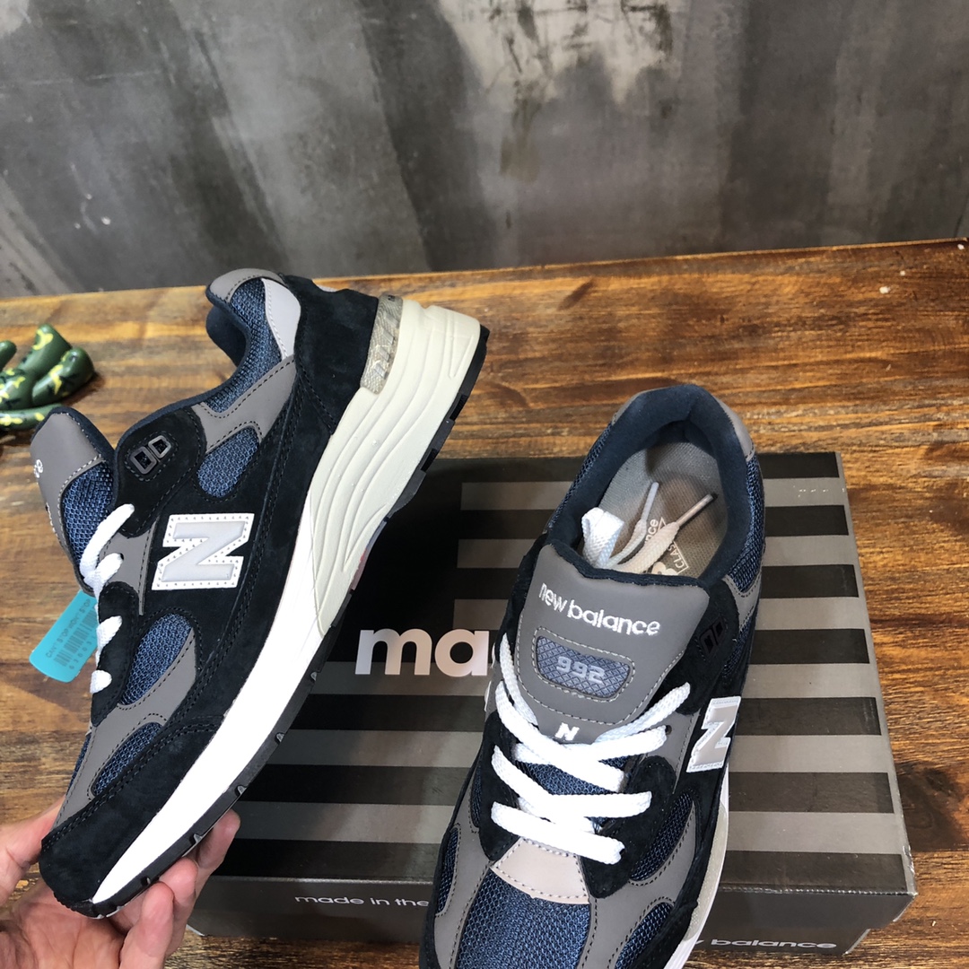 New Balance 992