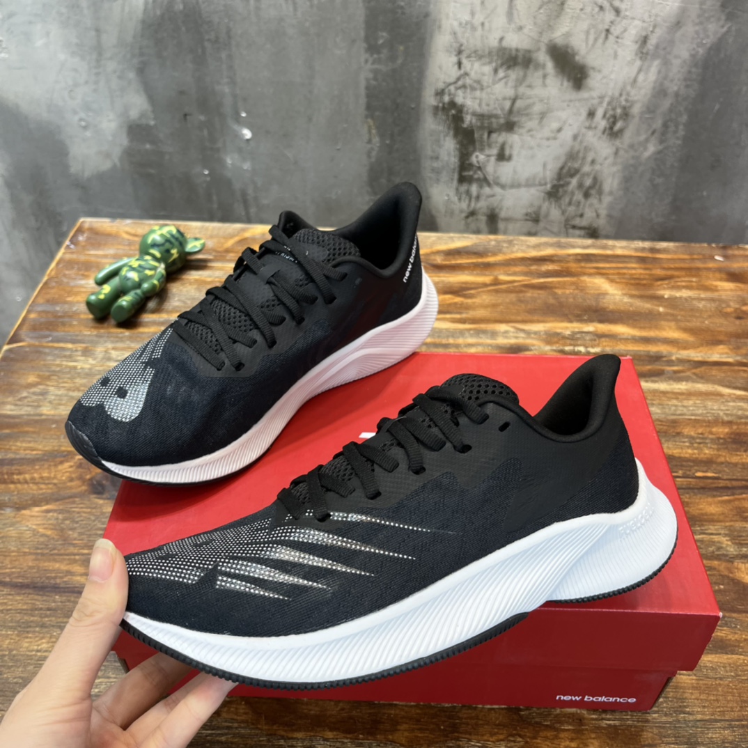 New Balance FueCell prism