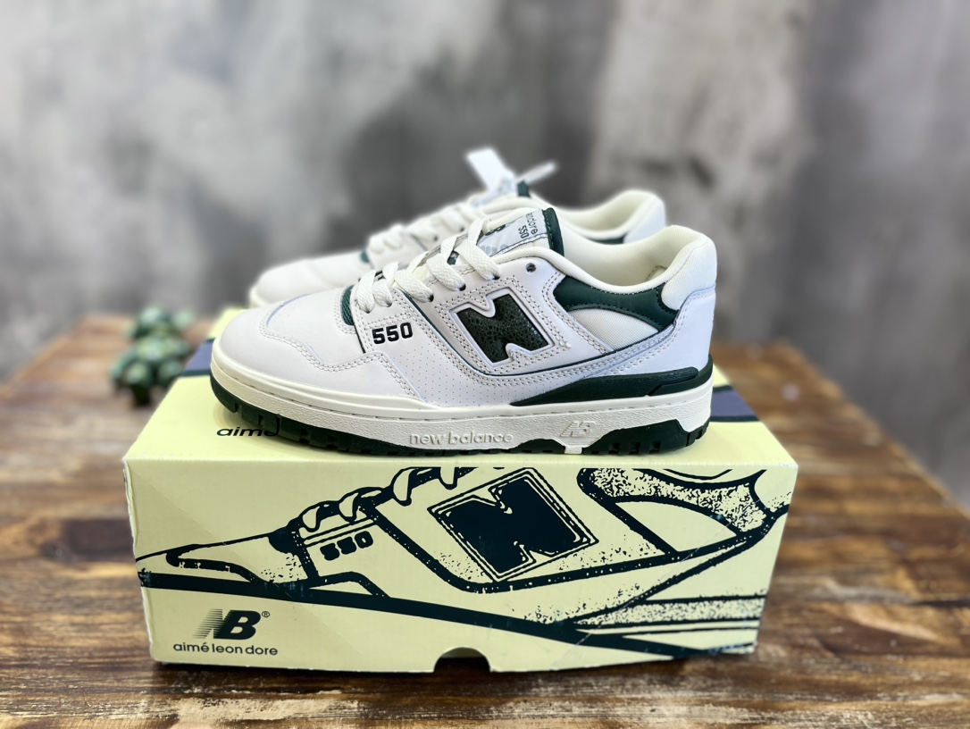 New Balance 550