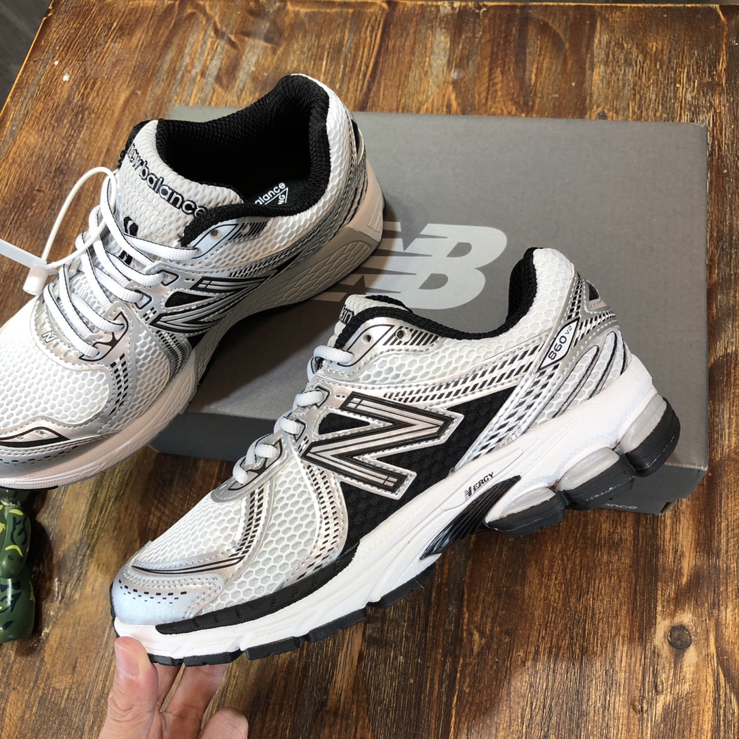 New Balance 860