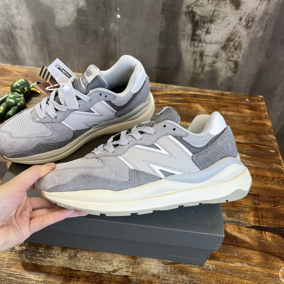 New Balance 5740