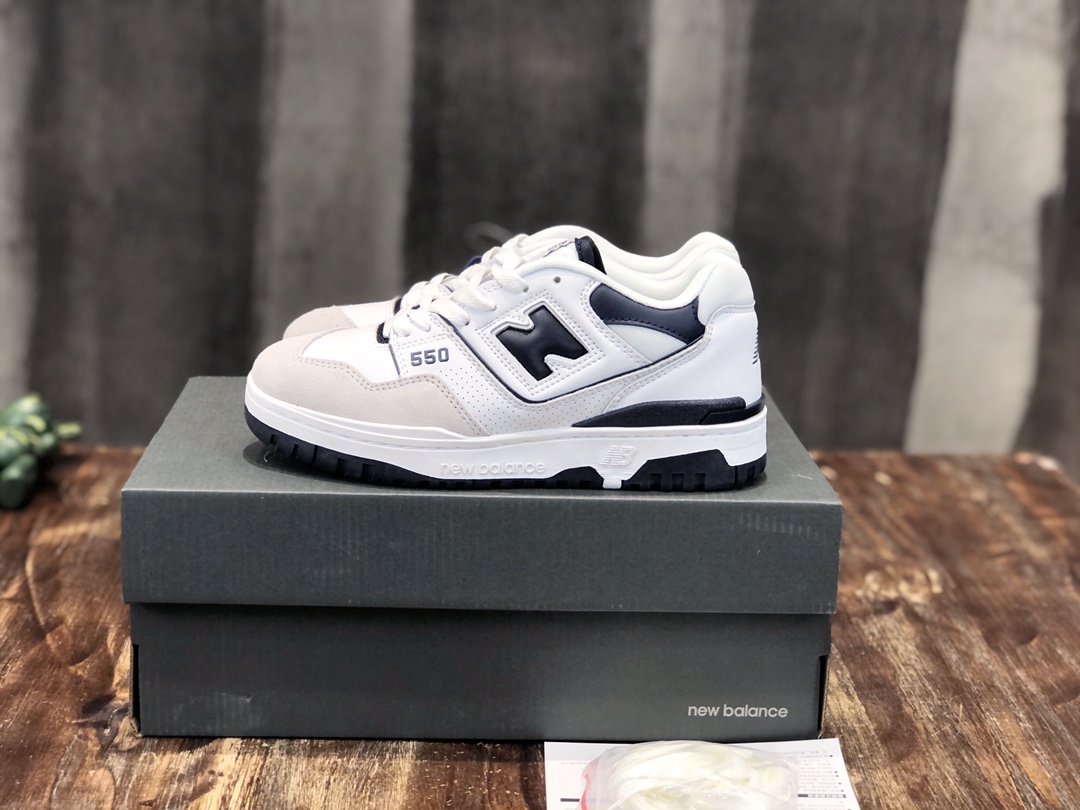 New Balance 550