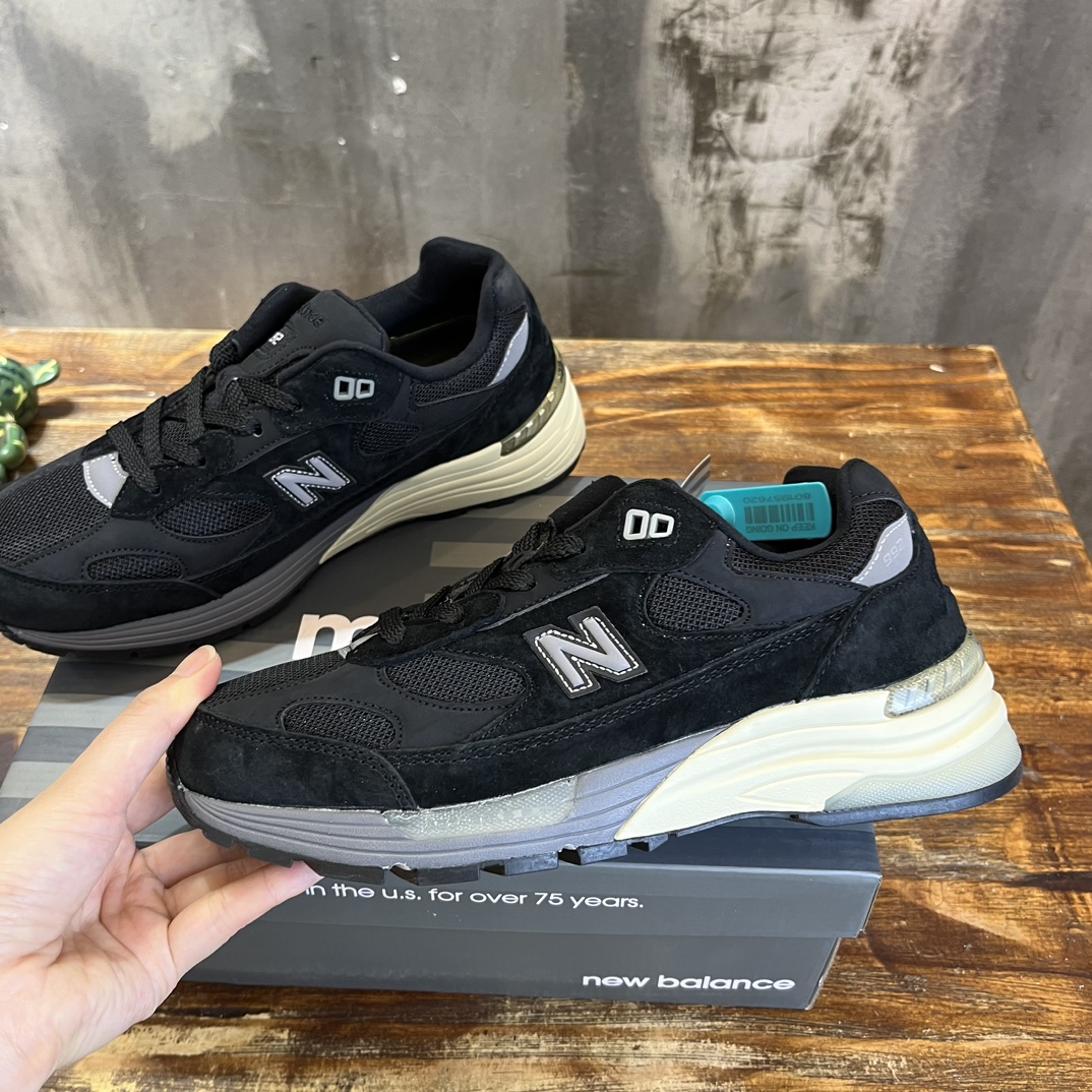 New Balance 992