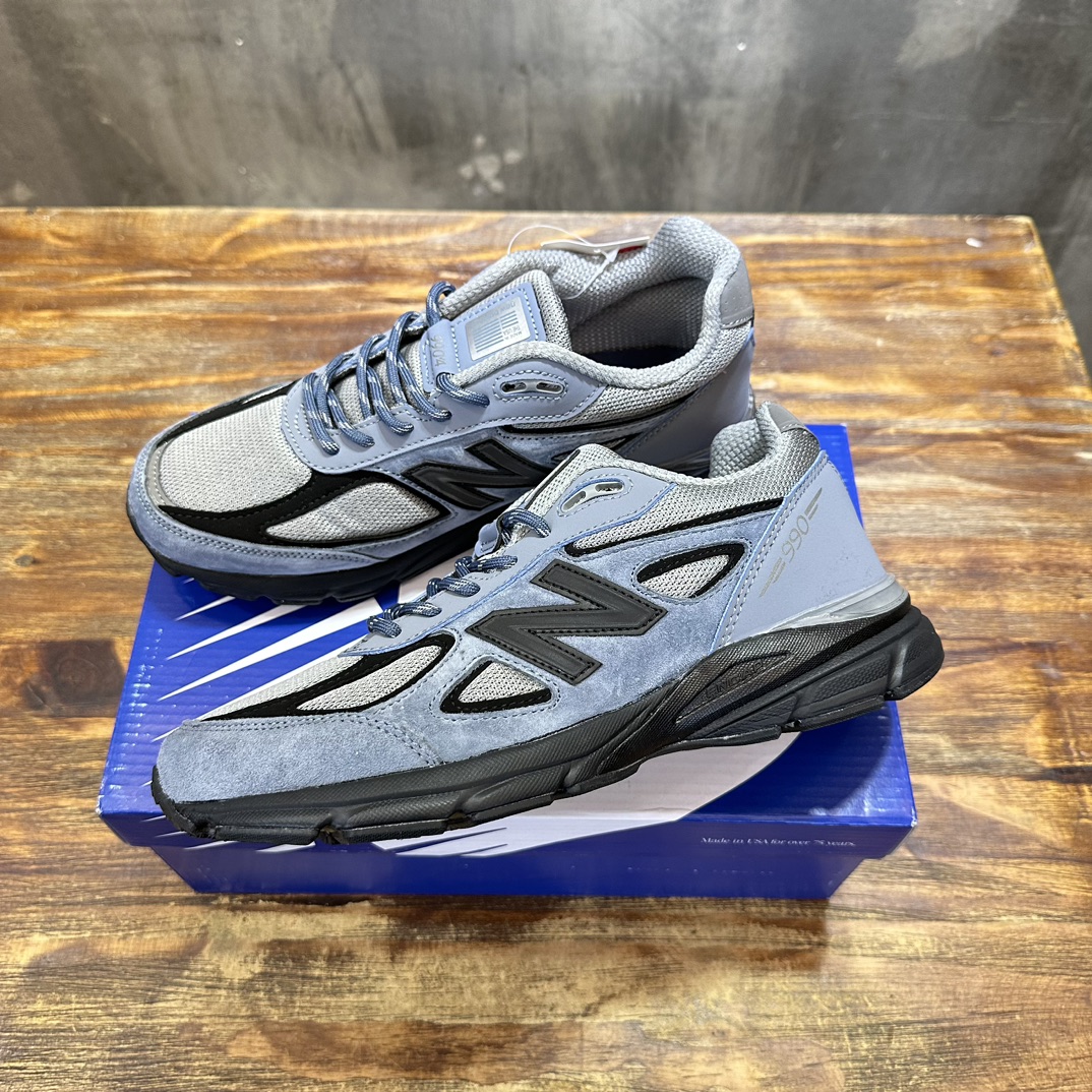New Balance 990