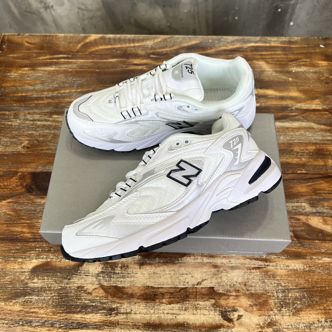 New Balance 725