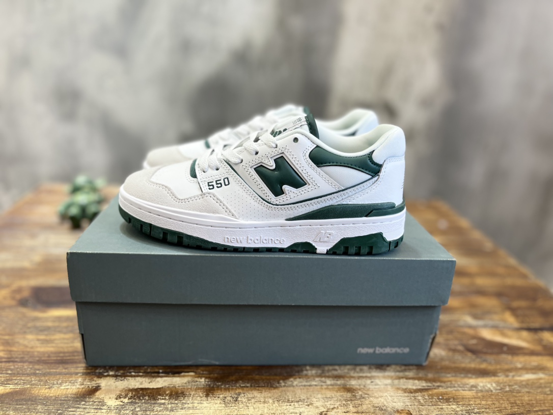 New Balance 550