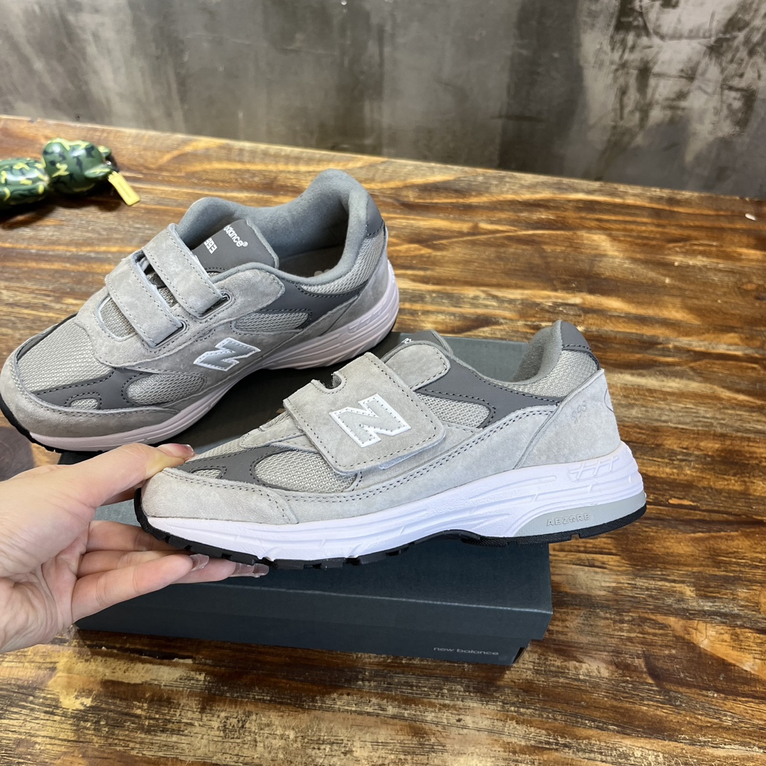 New Balance 993