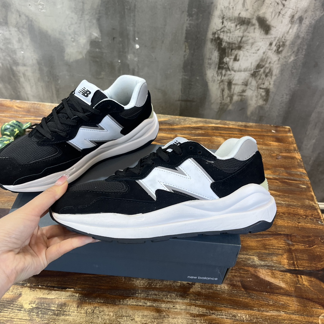 New Balance 5740