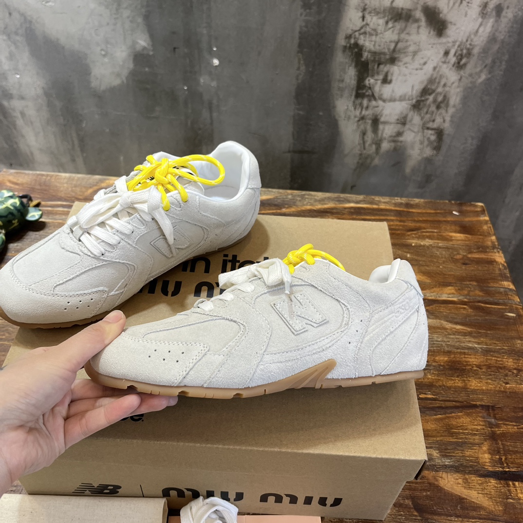 New Balance & Miumiu