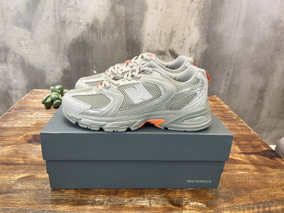 New Balance 530